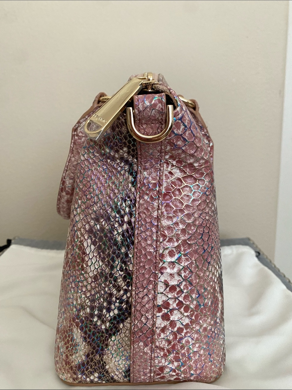 Multi Skyterra med Duxbury Pink Snake-Print with Gold Accent - Picture 4 of 5